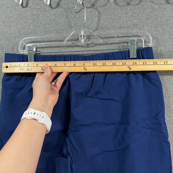 Isaac Mizrahi Live! Stretch Crop Wide Leg with Button Royal Navy Petite 12 - Picture 5 of 9